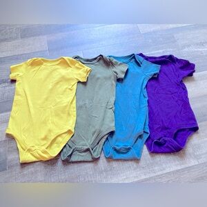 Primary Bodysuits Onesies Lot of 4 short sleeve